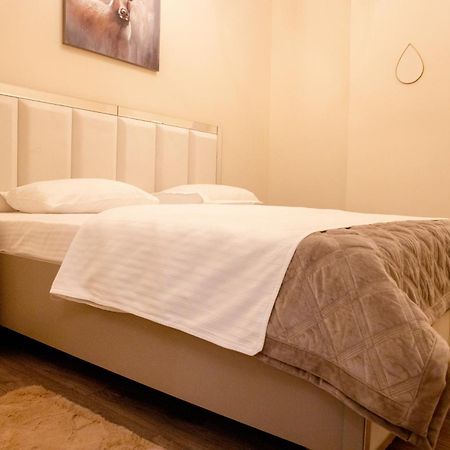 4Elements Apartments - One Br Apartments On Republic Square Jerevan Eksteriør bilde