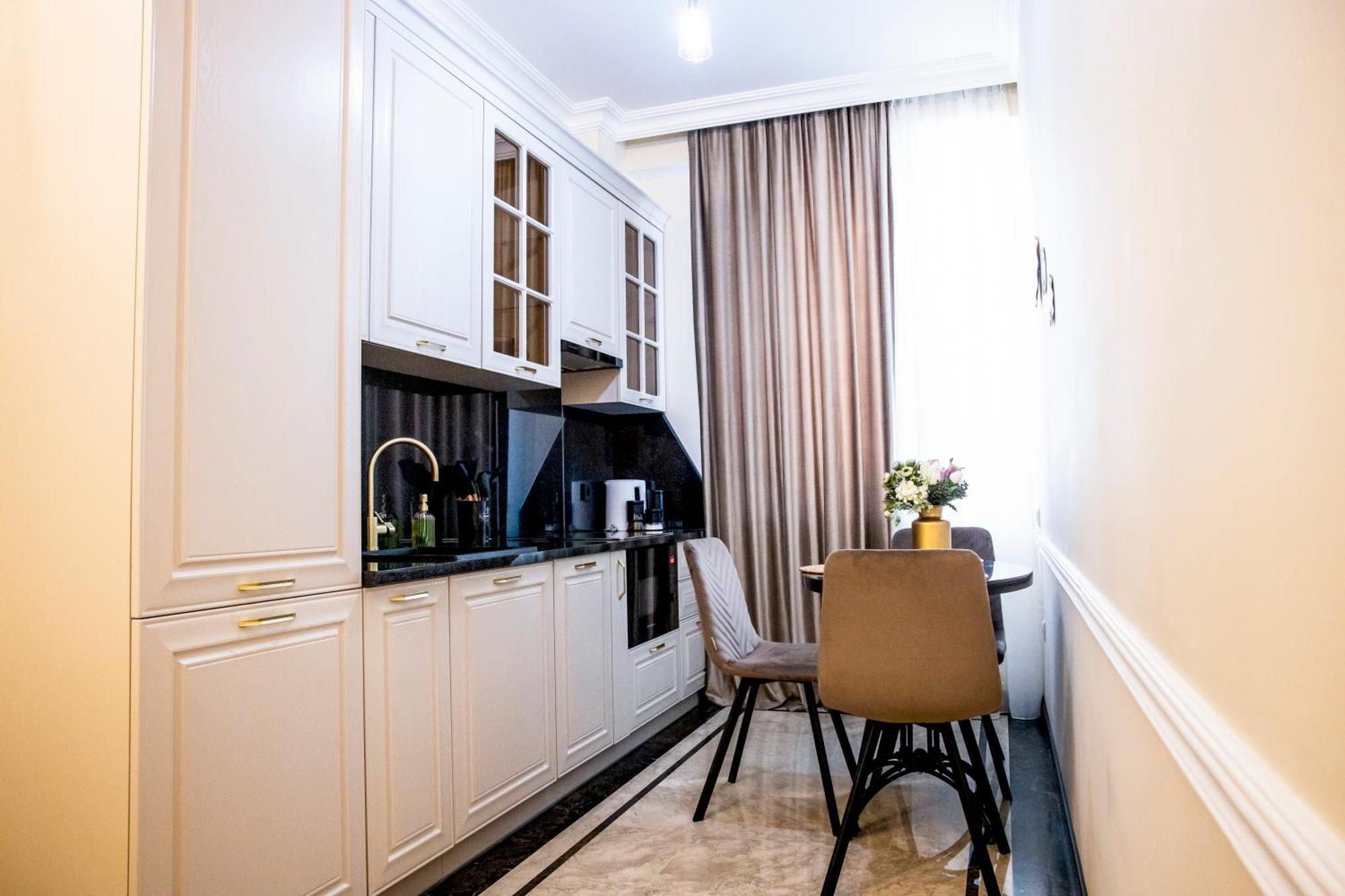 4Elements Apartments - One Br Apartments On Republic Square Jerevan Eksteriør bilde