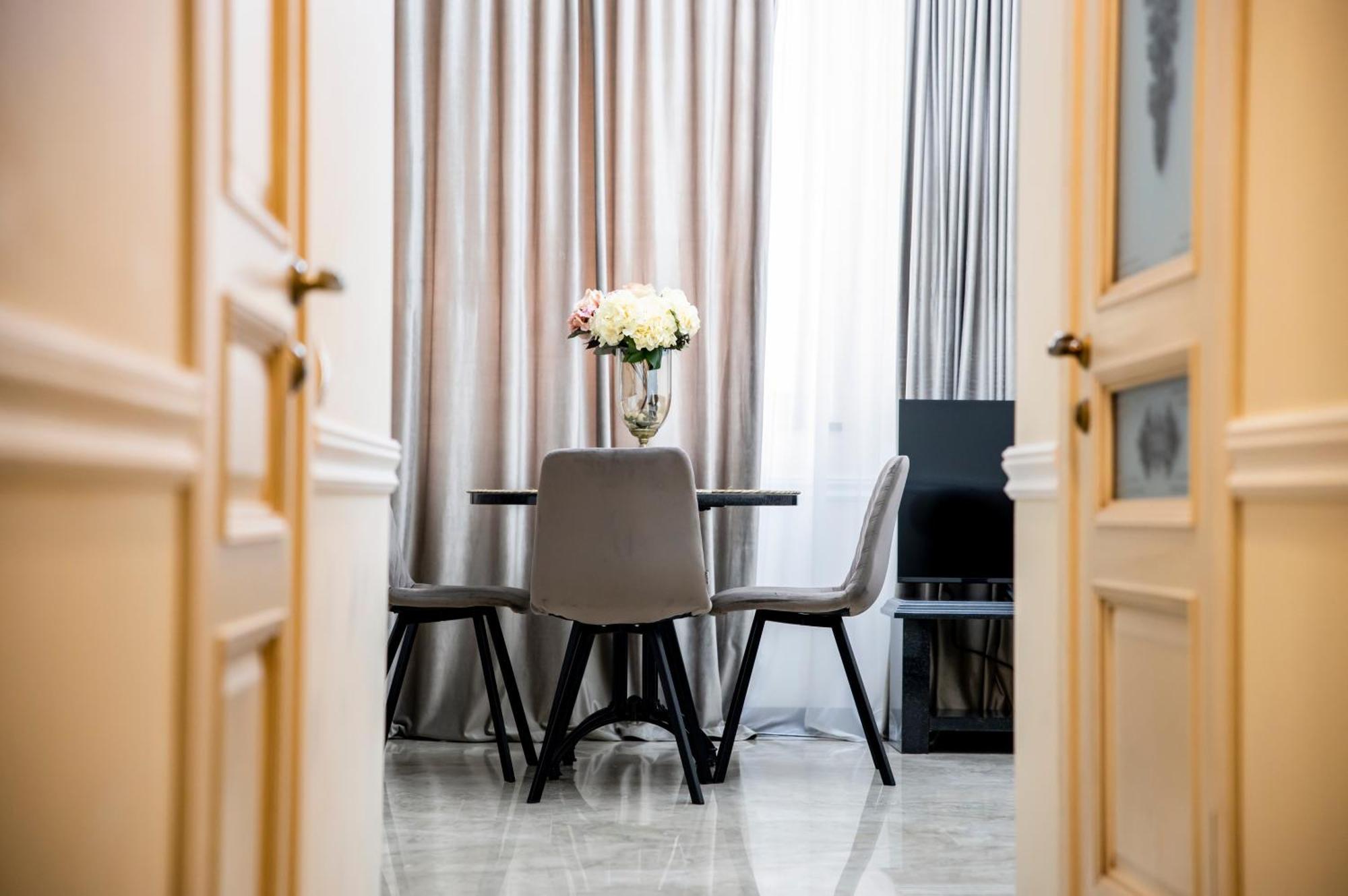 4Elements Apartments - One Br Apartments On Republic Square Jerevan Eksteriør bilde